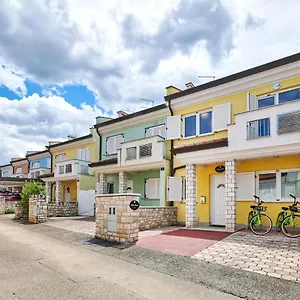 https://villa-perla-umag.in-istria.net